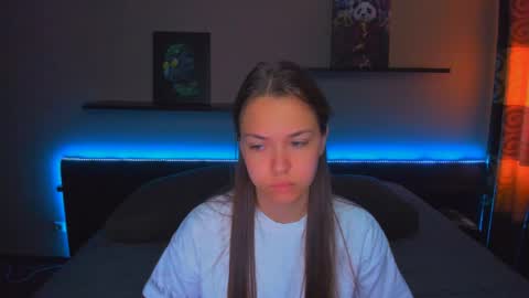 Snapshot of alexabarkley chatting on May 8, 2026, 12:49 am angel online show from May 8, 2026, 12:49 am