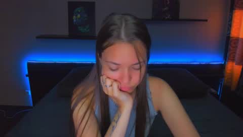 Snapshot of alexabarkley chatting on May 13, 2026, 1:25 am angel online show from May 13, 2026, 1:25 am