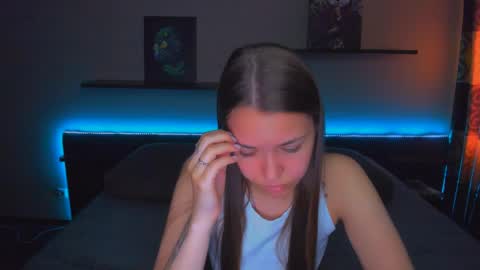 Snapshot of alexabarkley chatting on May 20, 2026, 1:01 am angel online show from May 20, 2026, 1:01 am