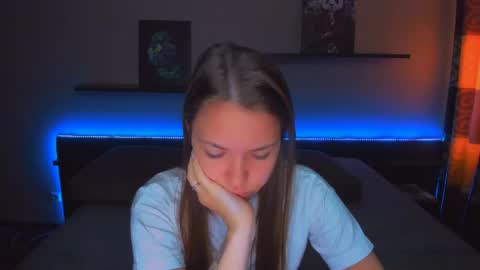 Snapshot of alexabarkley chatting on May 25, 2026, 1:00 am angel online show from May 25, 2026, 1:00 am