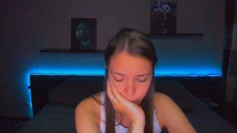 Snapshot of alexabarkley chatting on May 26, 2026, 1:23 am angel online show from May 26, 2026, 1:23 am