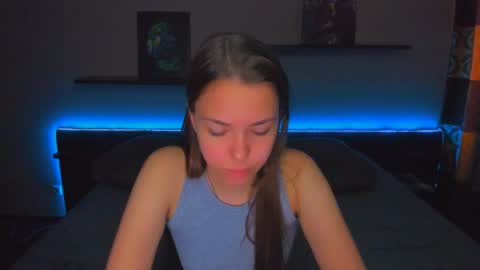 Snapshot of alexabarkley chatting on May 28, 2026, 1:36 am angel online show from May 28, 2026, 1:36 am