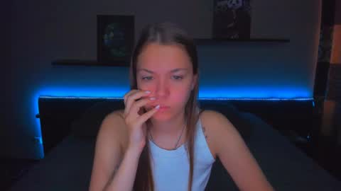 Snapshot of alexabarkley chatting on June 1, 2026, 12:45 am angel online show from June 1, 2026, 12:45 am