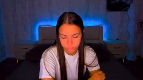 Snapshot of alexabarkley chatting on July 14, 2026, 12:13 am angel online show from July 14, 2026, 12:13 am