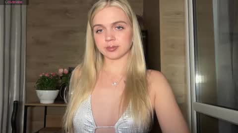 Snapshot of alexadevilicious chatting on June 16, 2026, 5:37 pm ALEXA online show from June 16, 2026, 5:37 pm