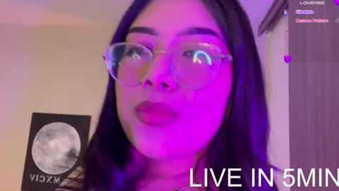 Snapshot of alexakimm chatting on July 6, 2026, 9:50 am Alexa online show from July 6, 2026, 9:50 am