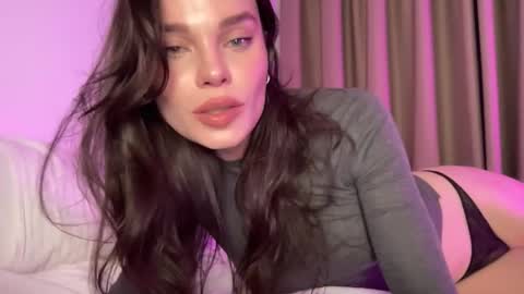 Snapshot of alexalex2095 chatting on March 6, 2026, 9:33 pm Ember Valentine online show from March 6, 2026, 9:33 pm