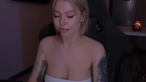 Snapshot of alexamason chatting on November 19, 2025, 2:11 am Alexa Mason online show from November 19, 2025, 2:11 am