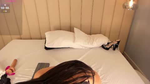 Snapshot of alexamonroe_ chatting on June 14, 2026, 5:37 pm Alexa online show from June 14, 2026, 5:37 pm