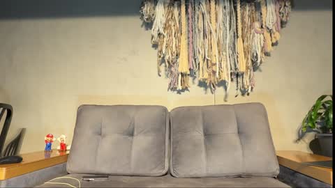 Alex  Dani online show from December 4, 2024, 5:27 am