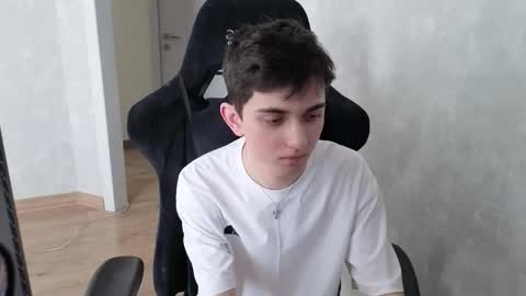 Snapshot of alexander_18_xxl chatting on April 5, 2026, 8:33 am Alexander online show from April 5, 2026, 8:33 am