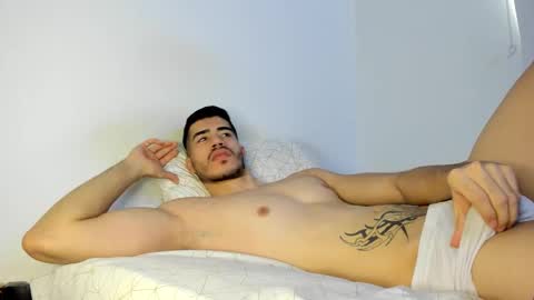 Snapshot of alexander__lips chatting on November 19, 2025, 5:02 pm alexander__lips online show from November 19, 2025, 5:02 pm