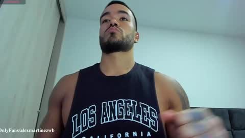 Snapshot of alexander_martines chatting on May 7, 2026, 11:10 pm Onlyfansalexmartinezwb Instagram alexwbmartinez Twitter martinezcb937 online show from May 7, 2026, 11:10 pm