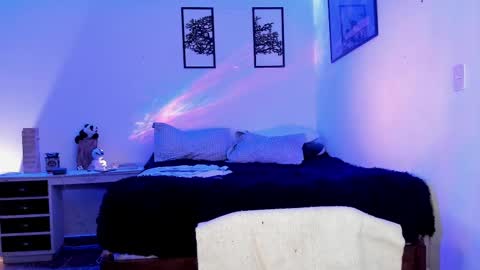 Snapshot of alexanderjaz chatting on September 16, 2025, 11:28 pm Alexander Jaz online show from September 16, 2025, 11:28 pm