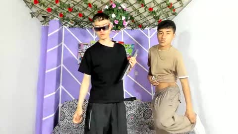 chicos hot online show from March 8, 2025, 1:39 am