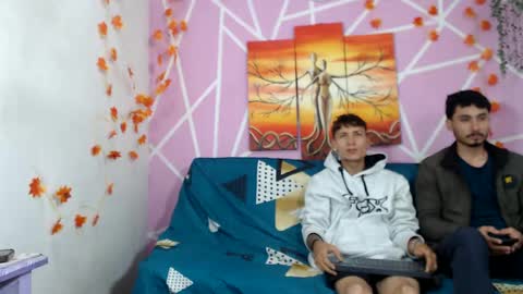 chicos hot online show from October 11, 2025, 1:31 pm