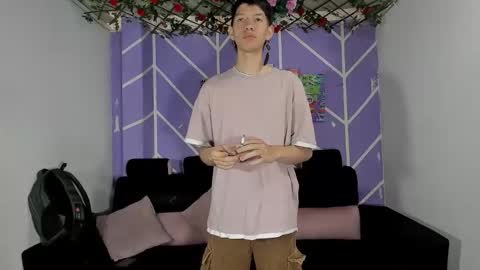 chicos hot online show from February 20, 2026, 1:33 pm