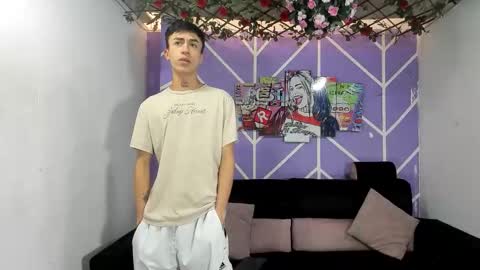 chicos hot online show from April 21, 2026, 1:28 pm