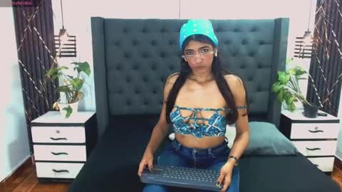 Snapshot of alexandra_castle chatting on June 23, 2026, 3:59 am MAMASITA online show from June 23, 2026, 3:59 am