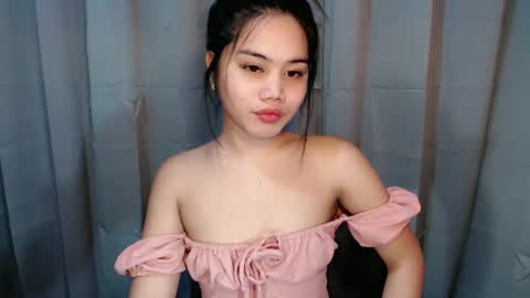 Andrea online show from May 4, 2026, 11:28 am
