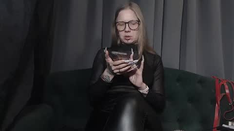 Alexandra online show from April 25, 2026, 9:45 am
