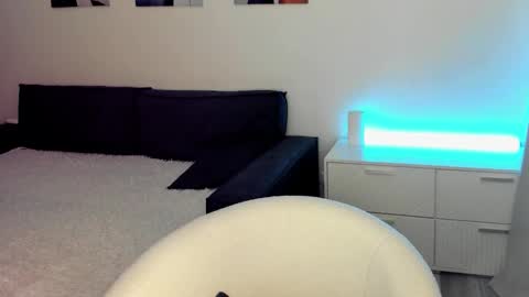 Alex online show from January 18, 2026, 4:49 am