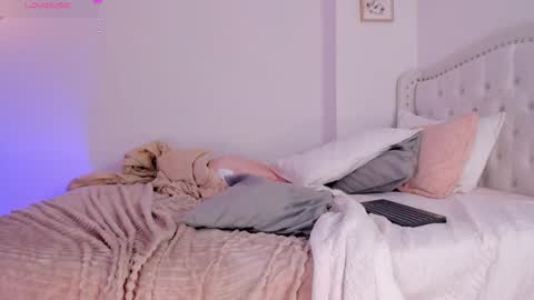 lexandra  online show from February 14, 2025, 7:49 am