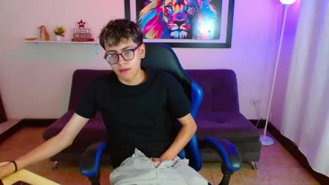 Snapshot of alexcum_18 chatting on May 25, 2026, 1:50 pm alex online show from May 25, 2026, 1:50 pm