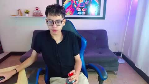 Snapshot of alexcum_18 chatting on June 8, 2026, 1:33 pm alex online show from June 8, 2026, 1:33 pm