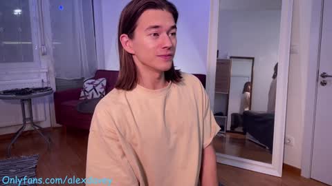 Snapshot of alexdavey chatting on December 21, 2024, 9:04 pm online show from December 21, 2024, 9:04 pm