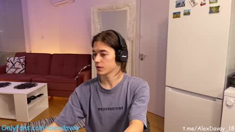 Snapshot of alexdavey chatting on January 13, 2025, 7:21 pm online show from January 13, 2025, 7:21 pm