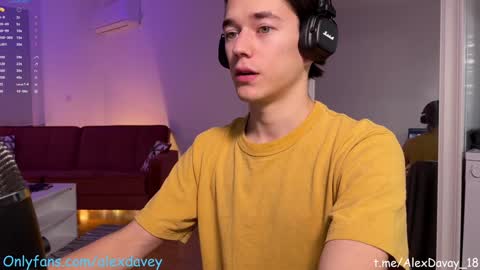 Snapshot of alexdavey chatting on January 17, 2025, 7:38 pm online show from January 17, 2025, 7:38 pm