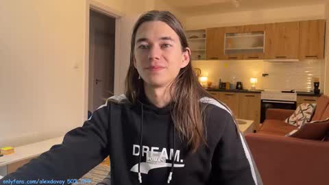 Snapshot of alexdavey chatting on November 27, 2025, 1:40 am online show from November 27, 2025, 1:40 am