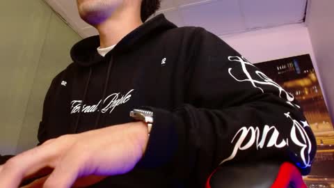 alexgiraldo__ online show from April 2, 2026, 11:41 am