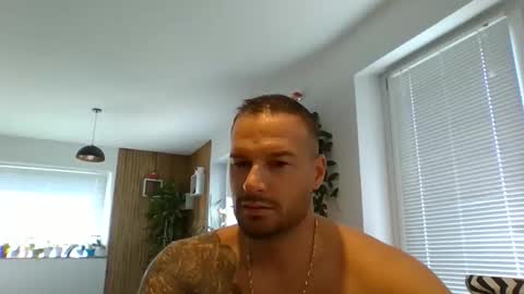 Snapshot of alexgrandi2024 chatting on October 1, 2025, 12:11 pm rey ale84 online show from October 1, 2025, 12:11 pm