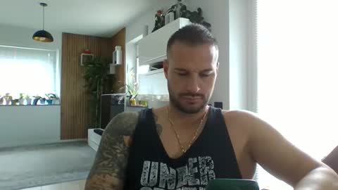 Snapshot of alexgrandi2024 chatting on October 27, 2025, 12:42 pm rey ale84 online show from October 27, 2025, 12:42 pm