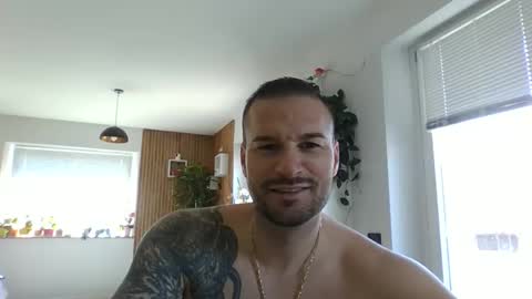 Snapshot of alexgrandi2024 chatting on March 27, 2026, 11:21 am rey ale84 online show from March 27, 2026, 11:21 am