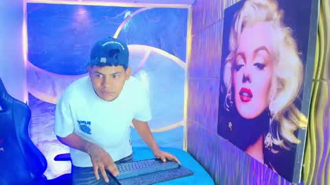 Snapshot of alexi_hot23 chatting on June 7, 2026, 7:28 pm alexi_hot23 online show from June 7, 2026, 7:28 pm