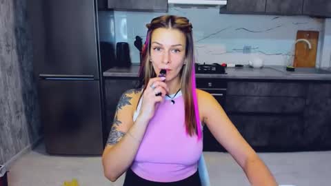 Snapshot of alexiayellow chatting on February 19, 2025, 4:33 pm Alexia online show from February 19, 2025, 4:33 pm