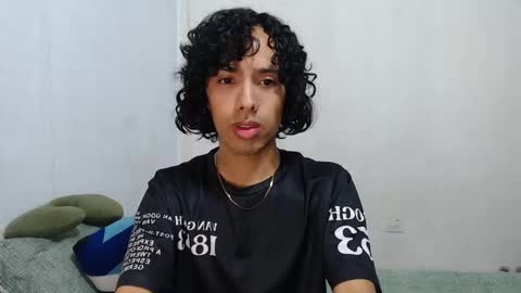 Snapshot of alexis21_ chatting on December 5, 2025, 2:47 pm Alexis online show from December 5, 2025, 2:47 pm