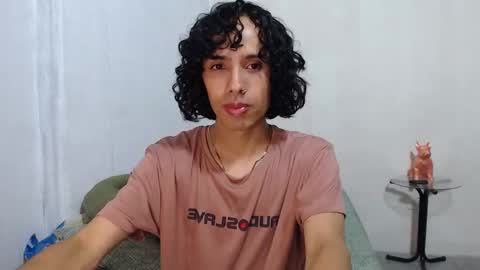 Snapshot of alexis21_ chatting on December 14, 2025, 10:20 am Alexis online show from December 14, 2025, 10:20 am