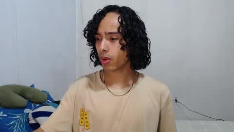 Snapshot of alexis21_ chatting on February 16, 2026, 12:45 pm Alexis online show from February 16, 2026, 12:45 pm