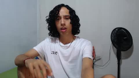 Snapshot of alexis21_ chatting on March 3, 2026, 6:47 pm Alexis online show from March 3, 2026, 6:47 pm