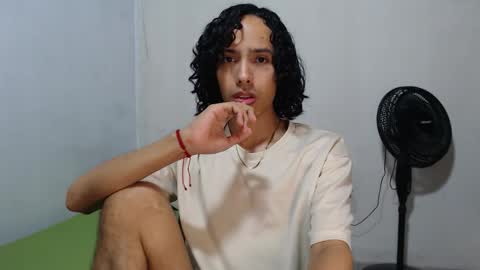 Snapshot of alexis21_ chatting on March 5, 2026, 12:12 pm Alexis online show from March 5, 2026, 12:12 pm