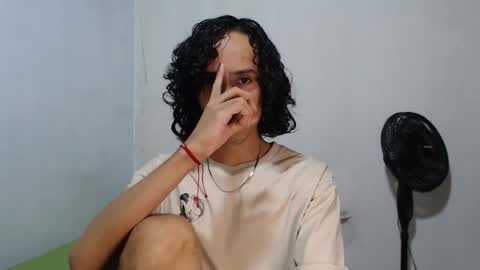 Snapshot of alexis21_ chatting on March 15, 2026, 4:13 pm Alexis online show from March 15, 2026, 4:13 pm