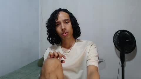 Snapshot of alexis21_ chatting on April 1, 2026, 11:55 am Alexis online show from April 1, 2026, 11:55 am