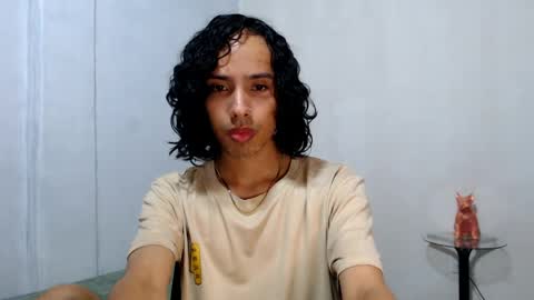 Snapshot of alexis21_ chatting on April 4, 2026, 2:14 pm Alexis online show from April 4, 2026, 2:14 pm