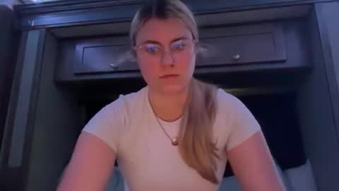 Snapshot of alexisdanielxo chatting on September 18, 2025, 5:37 pm Alexis Danielle online show from September 18, 2025, 5:37 pm