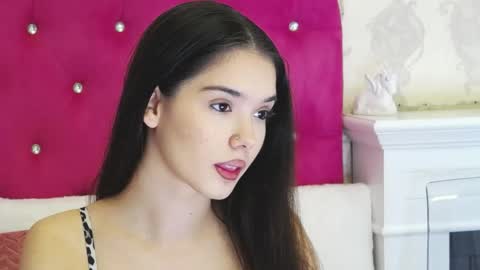 alexisdevine online show from April 23, 2026, 4:24 am