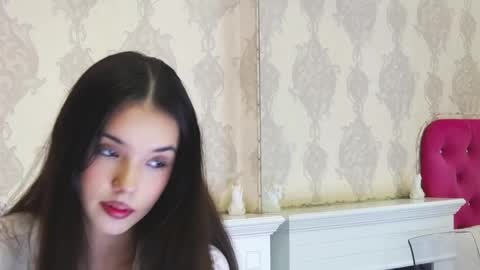 Snapshot of alexisdevine chatting on May 27, 2026, 4:31 am alexisdevine online show from May 27, 2026, 4:31 am